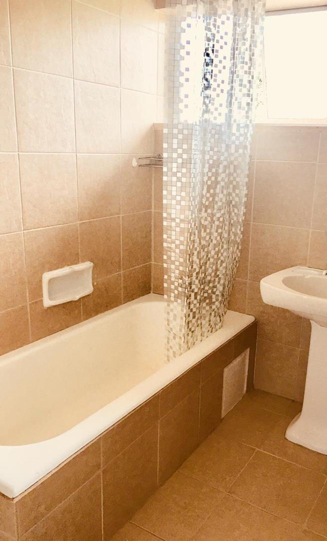 To Let 2 Bedroom Property for Rent in Sandown Gauteng