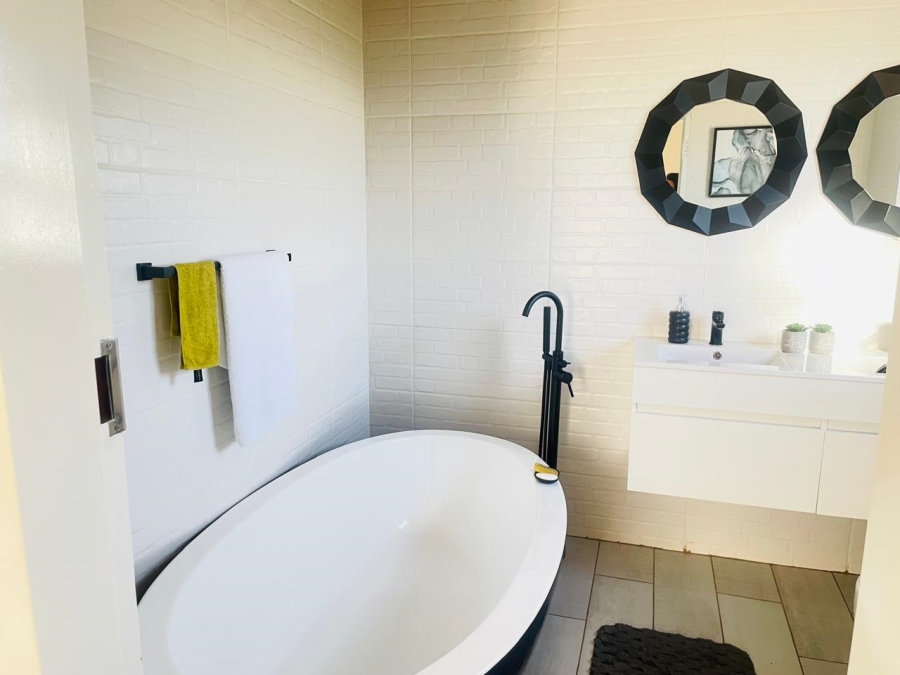 3 Bedroom Property for Sale in Kookrus Gauteng