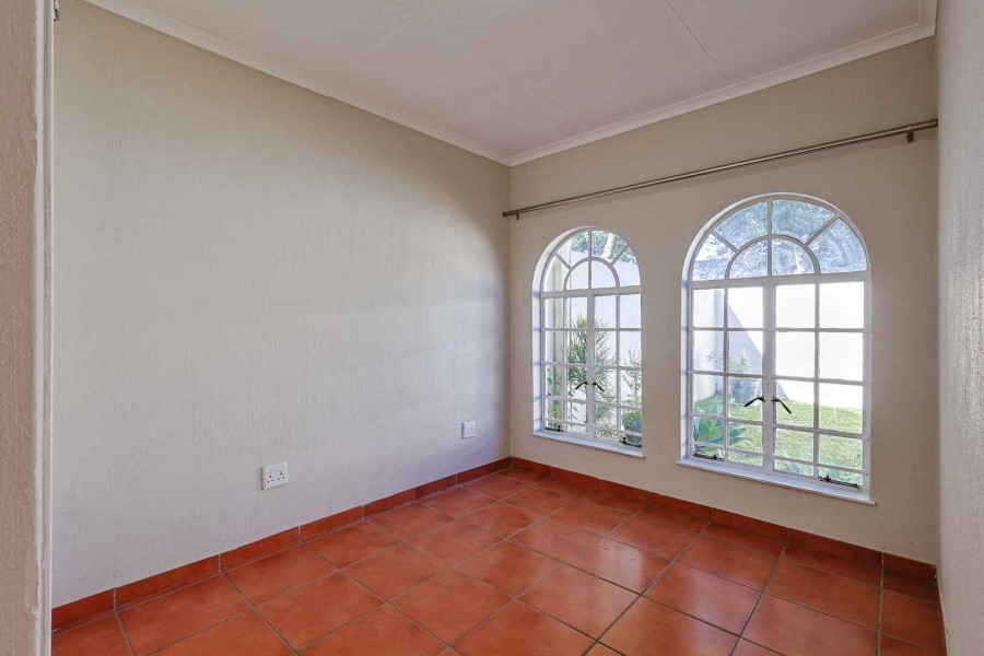 2 Bedroom Property for Sale in Garsfontein Gauteng