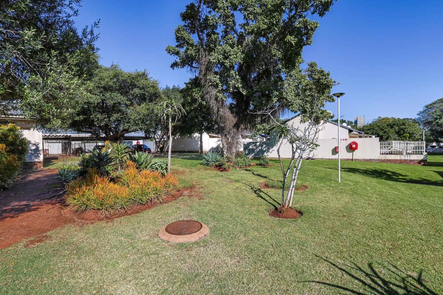 2 Bedroom Property for Sale in Garsfontein Gauteng