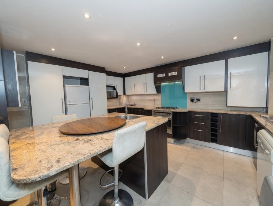 3 Bedroom Property for Sale in Illovo Gauteng