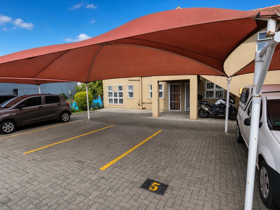 1 Bedroom Property for Sale in New Redruth Gauteng