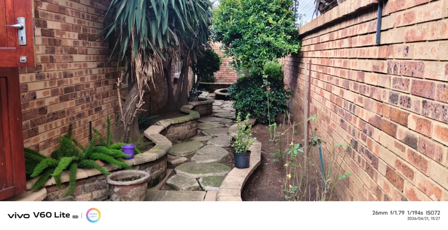 3 Bedroom Property for Sale in New Redruth Gauteng
