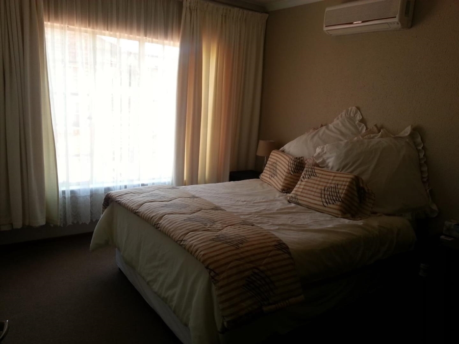 3 Bedroom Property for Sale in New Redruth Gauteng