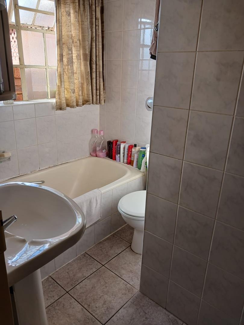 3 Bedroom Property for Sale in New Redruth Gauteng