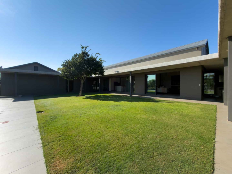 4 Bedroom Property for Sale in Monaghan Farm Gauteng