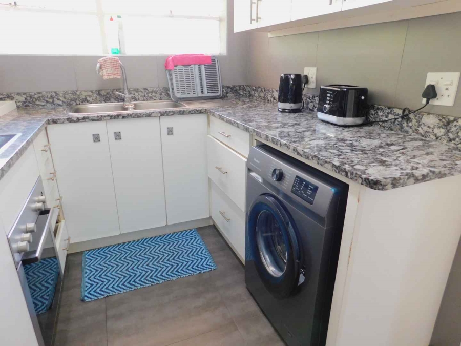 To Let 2 Bedroom Property for Rent in Hurlpark Gauteng