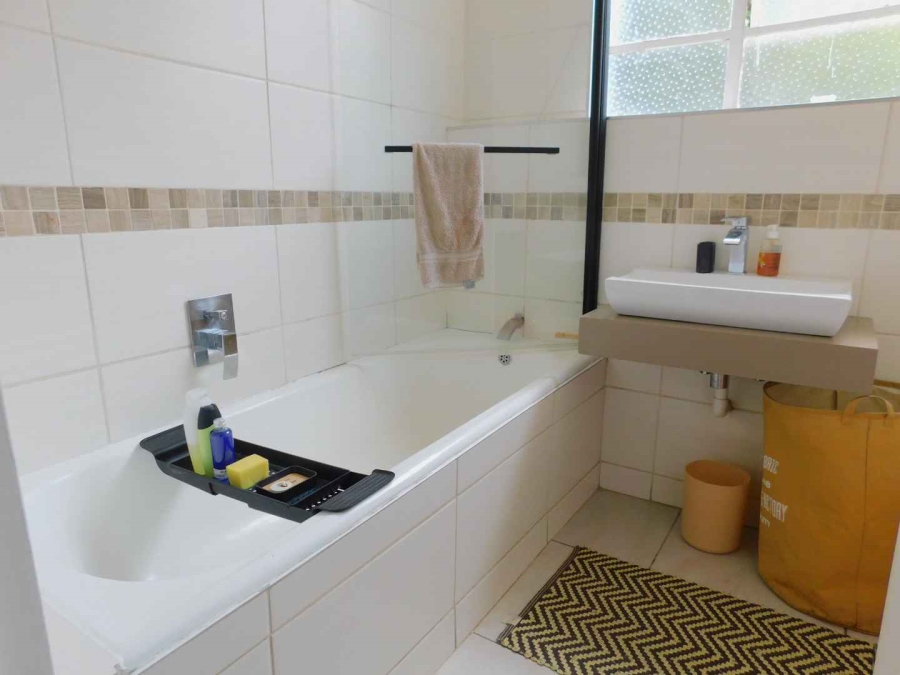 To Let 2 Bedroom Property for Rent in Hurlpark Gauteng