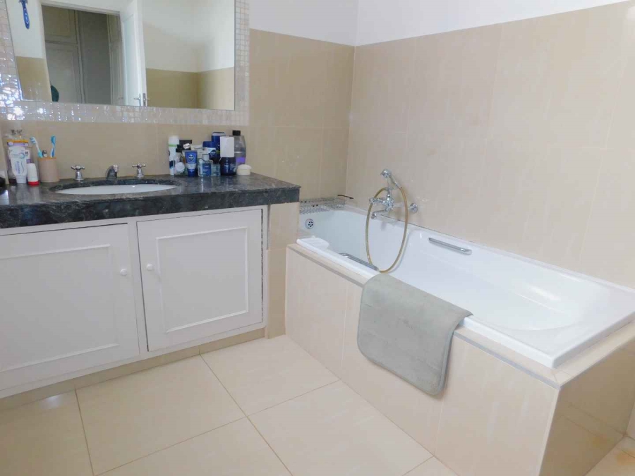 To Let 4 Bedroom Property for Rent in Illovo Gauteng