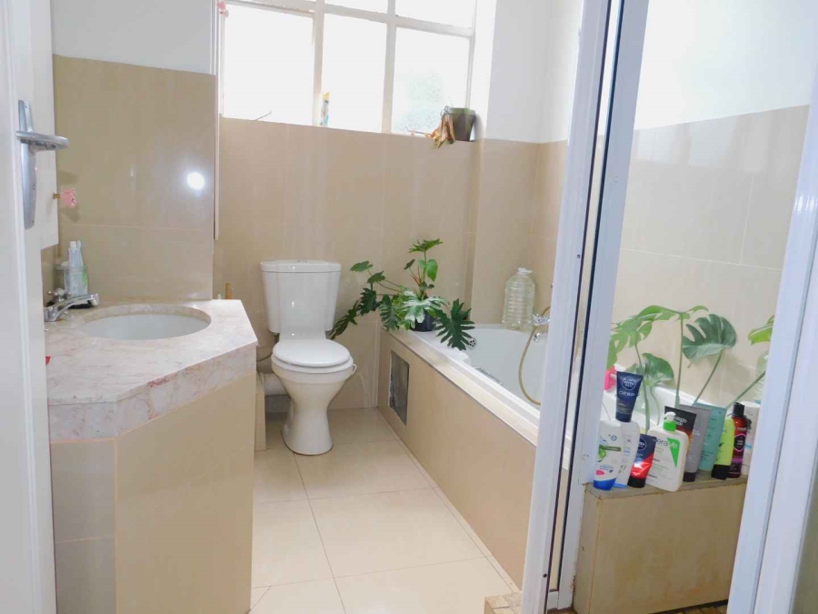 To Let 4 Bedroom Property for Rent in Illovo Gauteng