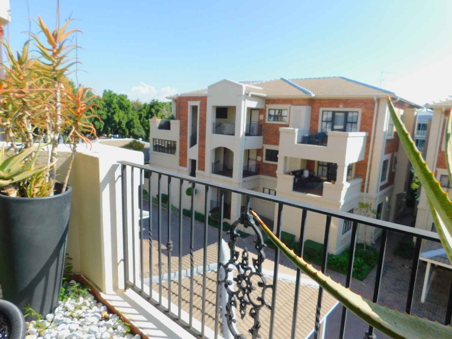 To Let 2 Bedroom Property for Rent in Bryanston Gauteng