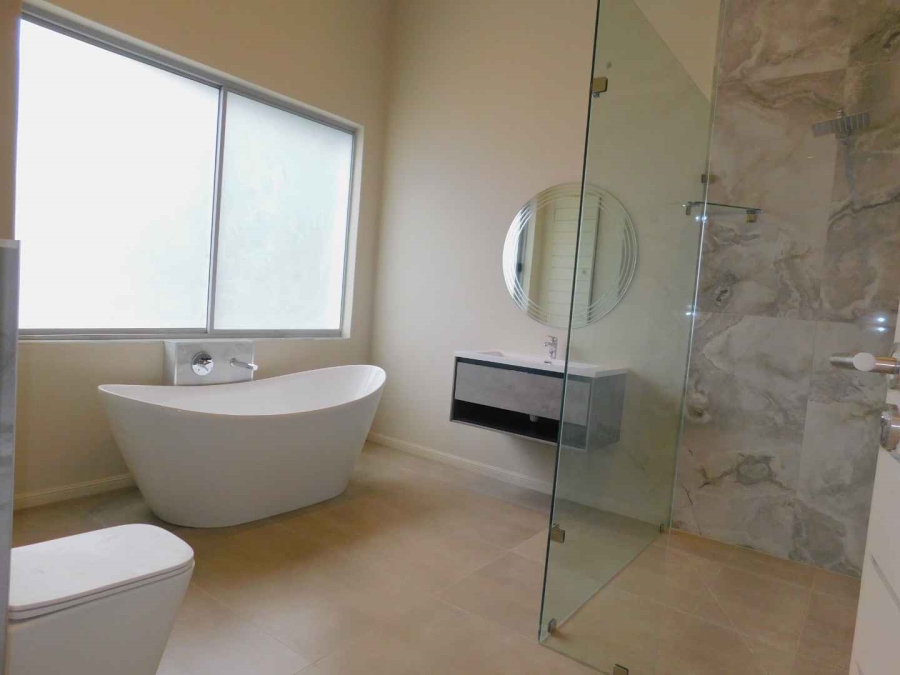 To Let 4 Bedroom Property for Rent in Hyde Park Gauteng