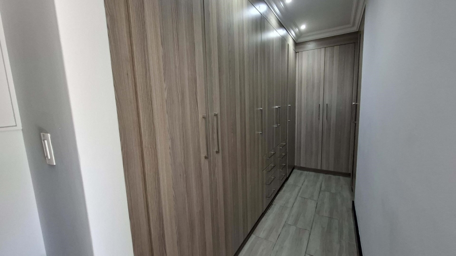 To Let 4 Bedroom Property for Rent in Edenburg Gauteng