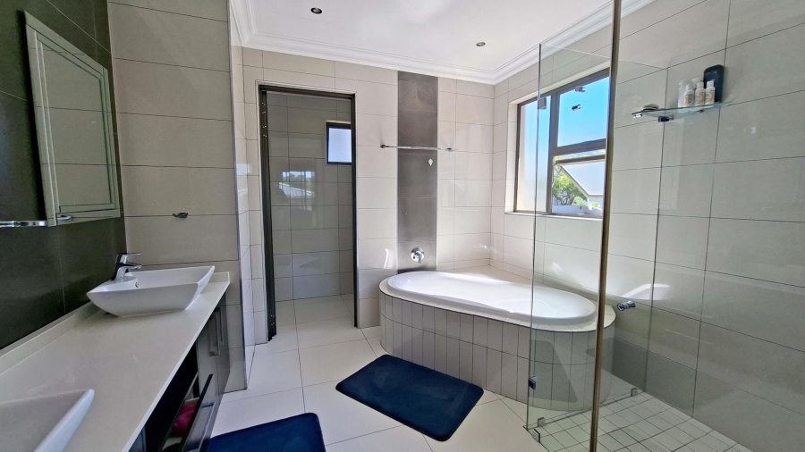 To Let 4 Bedroom Property for Rent in Edenburg Gauteng