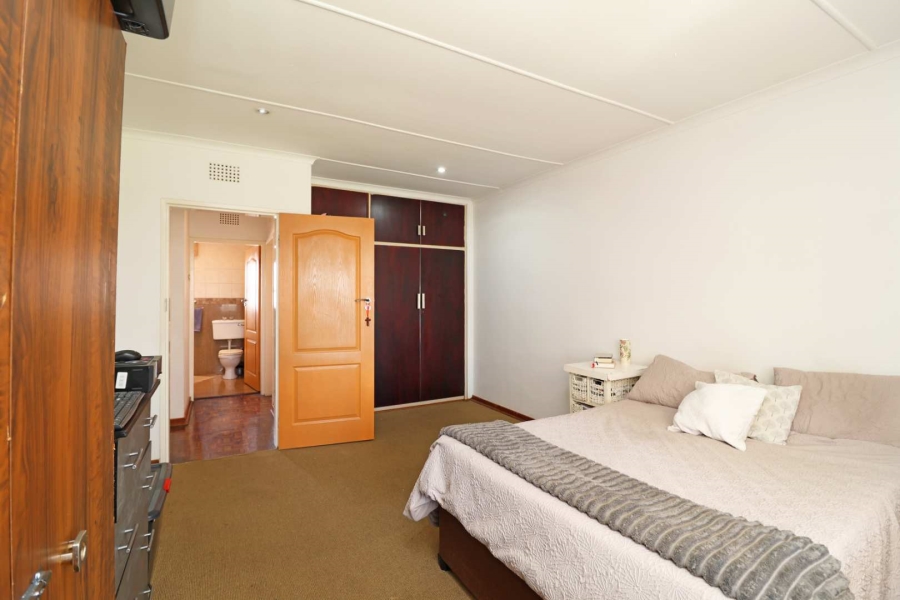2 Bedroom Property for Sale in Greenhills Gauteng