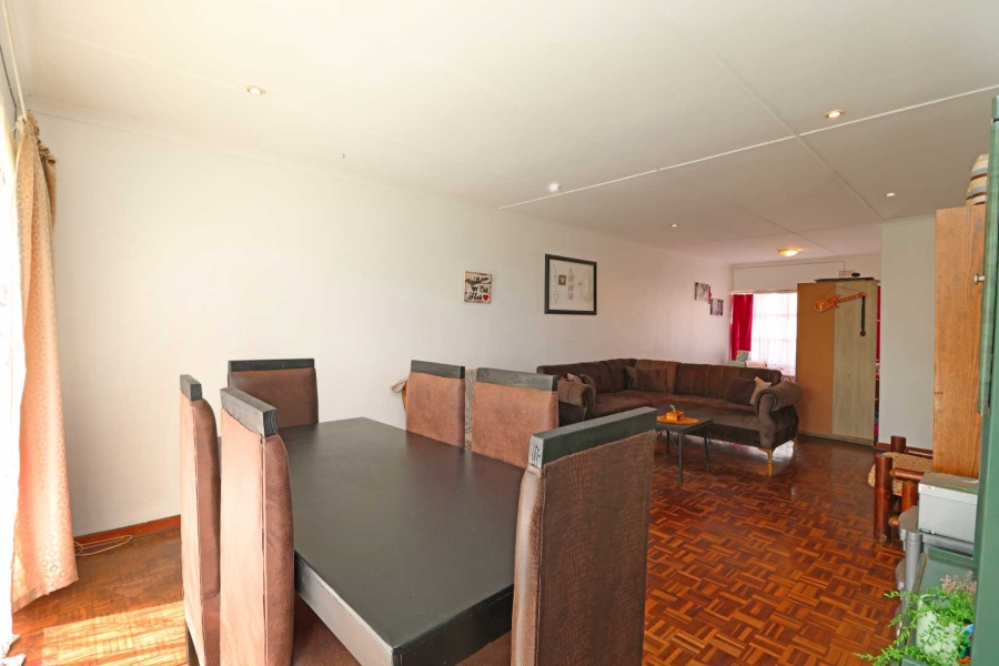 2 Bedroom Property for Sale in Greenhills Gauteng