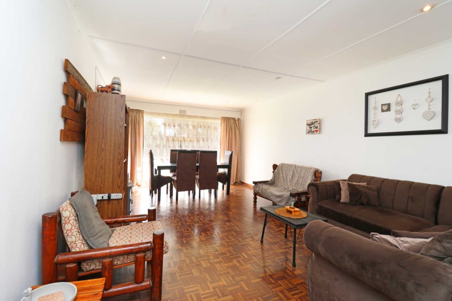 2 Bedroom Property for Sale in Greenhills Gauteng