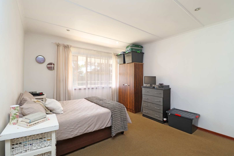 2 Bedroom Property for Sale in Greenhills Gauteng