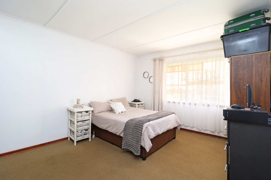 2 Bedroom Property for Sale in Greenhills Gauteng