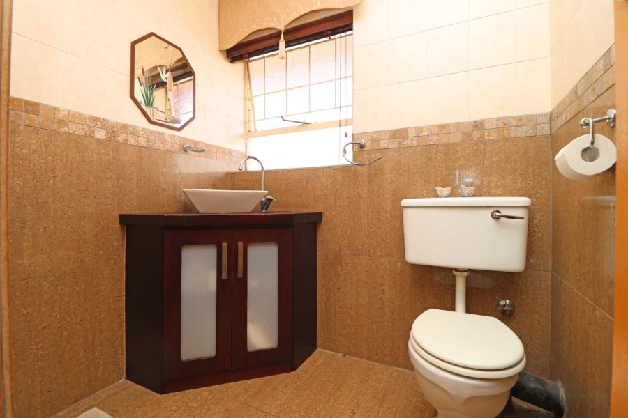 2 Bedroom Property for Sale in Greenhills Gauteng