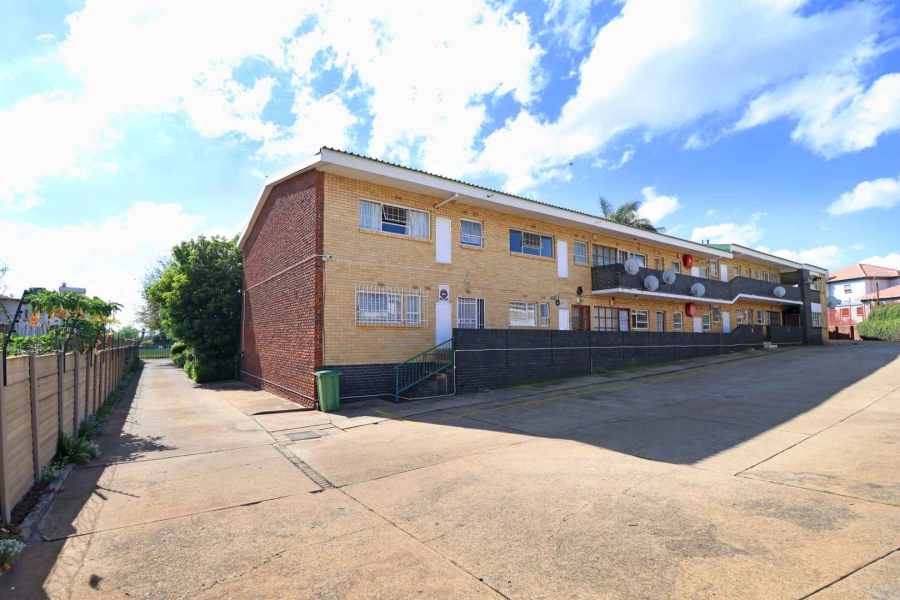 2 Bedroom Property for Sale in Greenhills Gauteng
