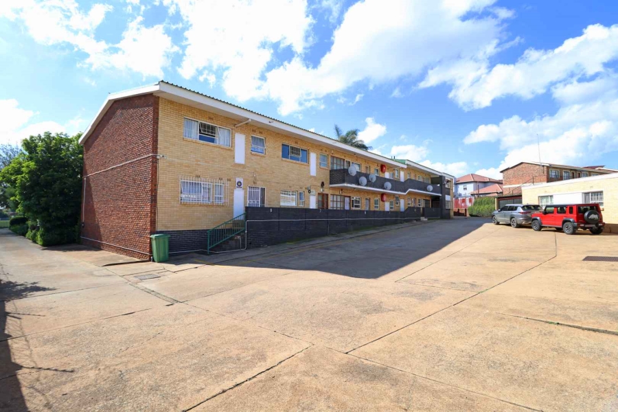 2 Bedroom Property for Sale in Greenhills Gauteng