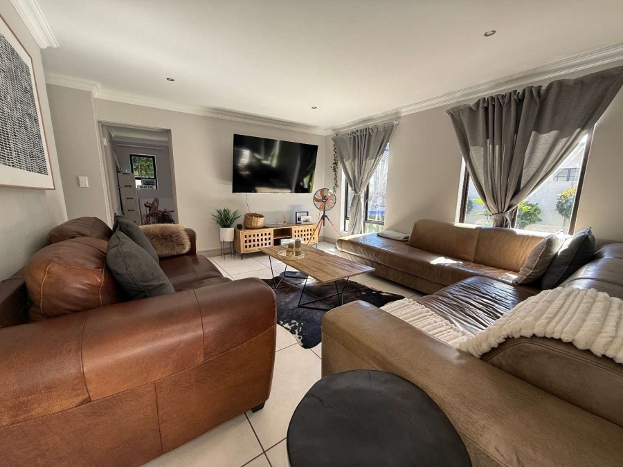 4 Bedroom Property for Sale in Newmark Estate Gauteng