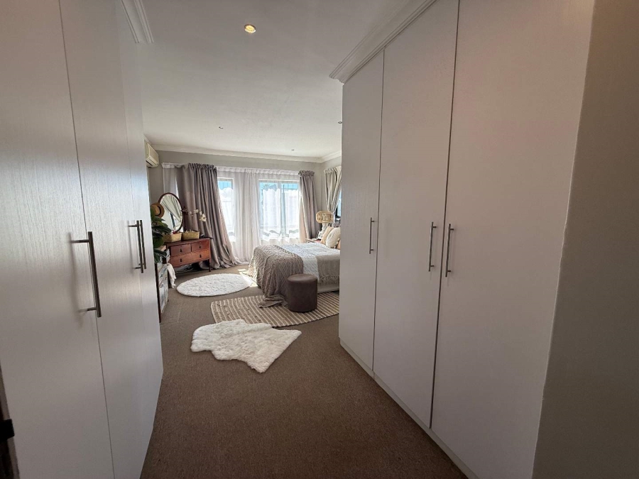 4 Bedroom Property for Sale in Newmark Estate Gauteng