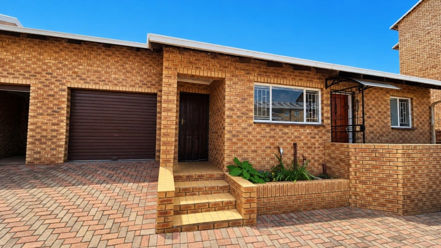 2 Bedroom Property for Sale in Princess A H Gauteng