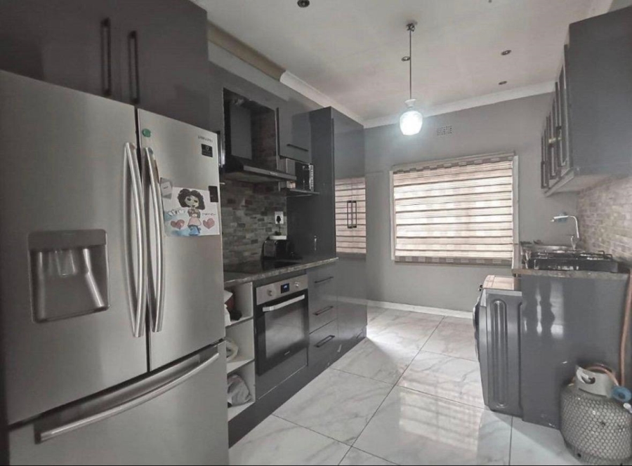 2 Bedroom Property for Sale in Roseacres Gauteng