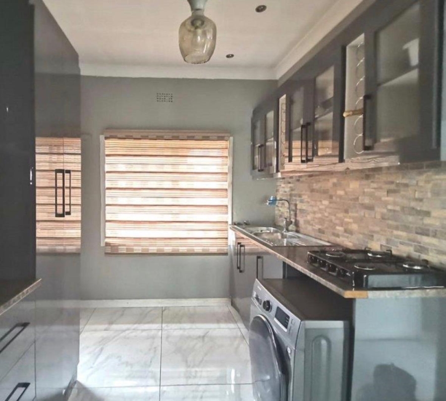 2 Bedroom Property for Sale in Roseacres Gauteng