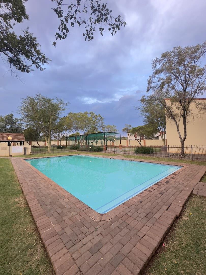 1 Bedroom Property for Sale in Oukraal Estate Gauteng