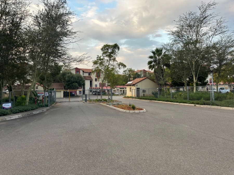 1 Bedroom Property for Sale in Oukraal Estate Gauteng