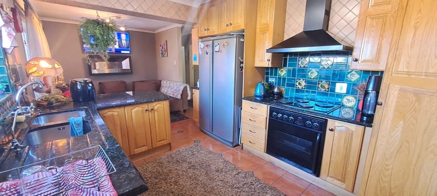 3 Bedroom Property for Sale in Brackendowns Gauteng