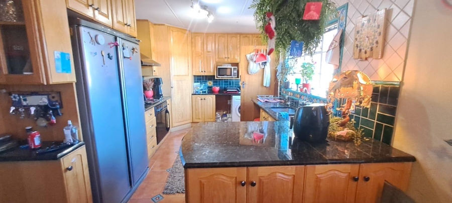 3 Bedroom Property for Sale in Brackendowns Gauteng