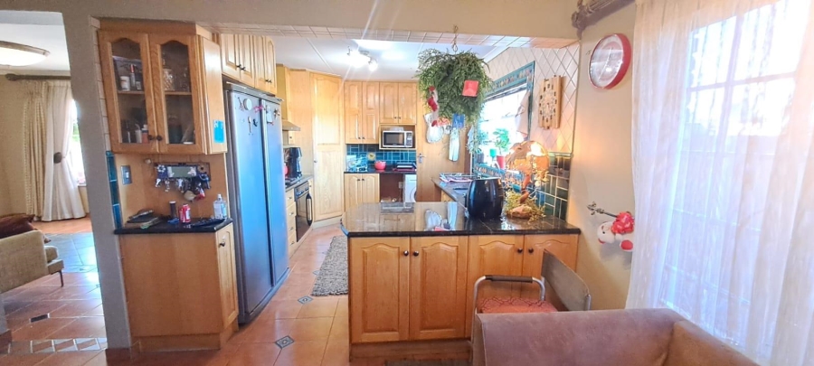 3 Bedroom Property for Sale in Brackendowns Gauteng