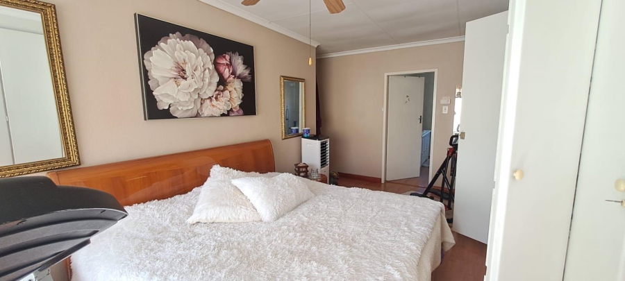 3 Bedroom Property for Sale in Brackendowns Gauteng