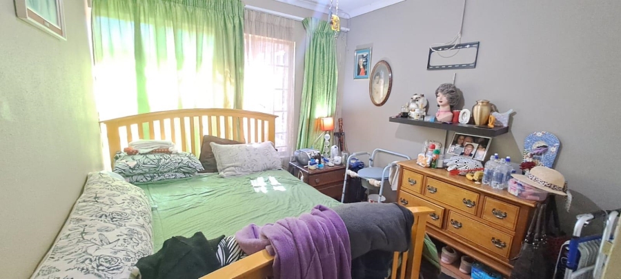 3 Bedroom Property for Sale in Brackendowns Gauteng