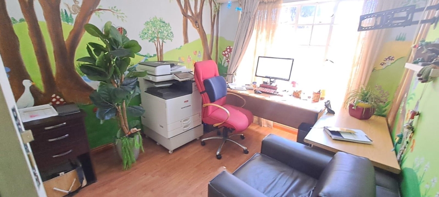 3 Bedroom Property for Sale in Brackendowns Gauteng
