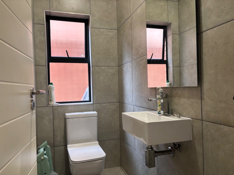 2 Bedroom Property for Sale in Six Fountains Residential Estate Gauteng