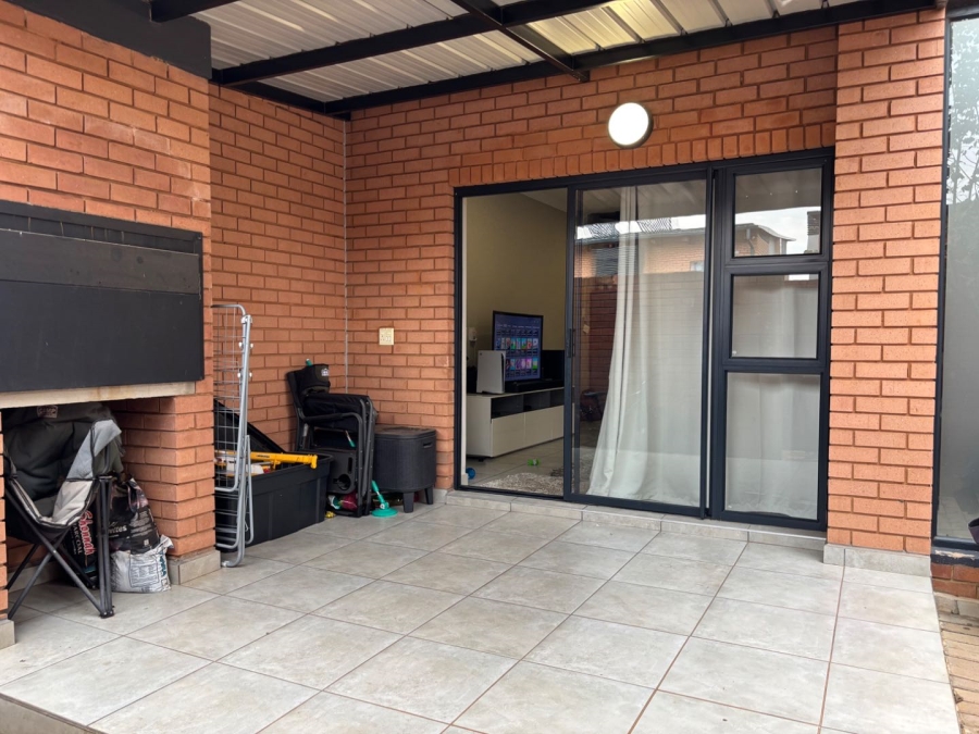 2 Bedroom Property for Sale in Six Fountains Residential Estate Gauteng