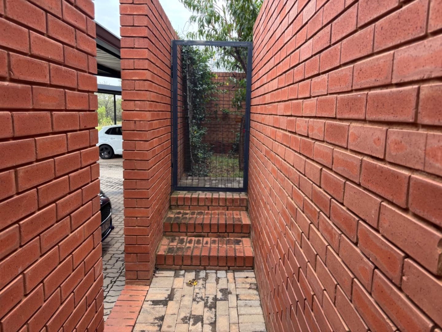 2 Bedroom Property for Sale in Six Fountains Residential Estate Gauteng