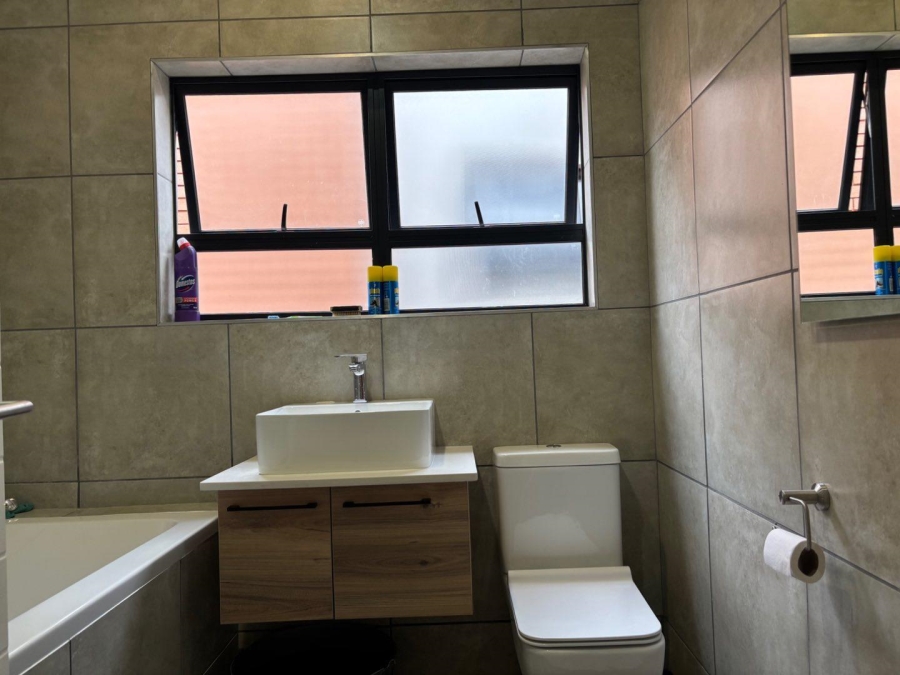 2 Bedroom Property for Sale in Six Fountains Residential Estate Gauteng