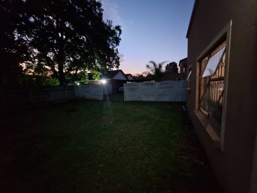 To Let 1 Bedroom Property for Rent in Kilner Park Gauteng