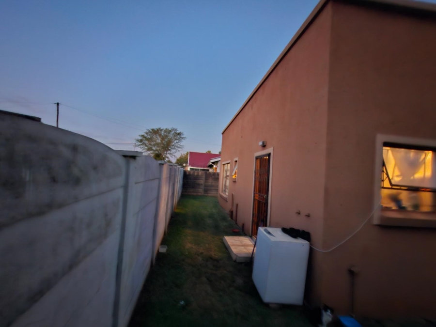 To Let 1 Bedroom Property for Rent in Kilner Park Gauteng