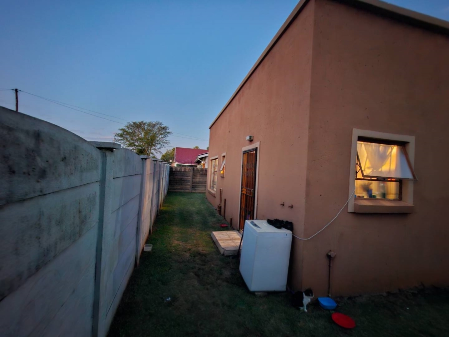 To Let 1 Bedroom Property for Rent in Kilner Park Gauteng