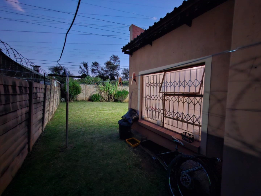 To Let 1 Bedroom Property for Rent in Kilner Park Gauteng