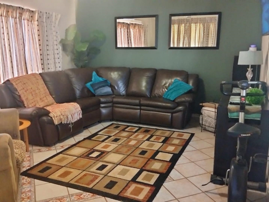 3 Bedroom Property for Sale in Verwoerdpark Gauteng