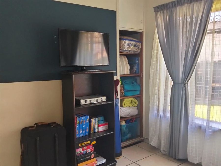 3 Bedroom Property for Sale in Verwoerdpark Gauteng
