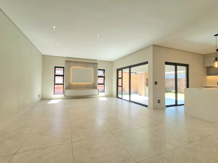 2 Bedroom Property for Sale in Brackenhurst Gauteng